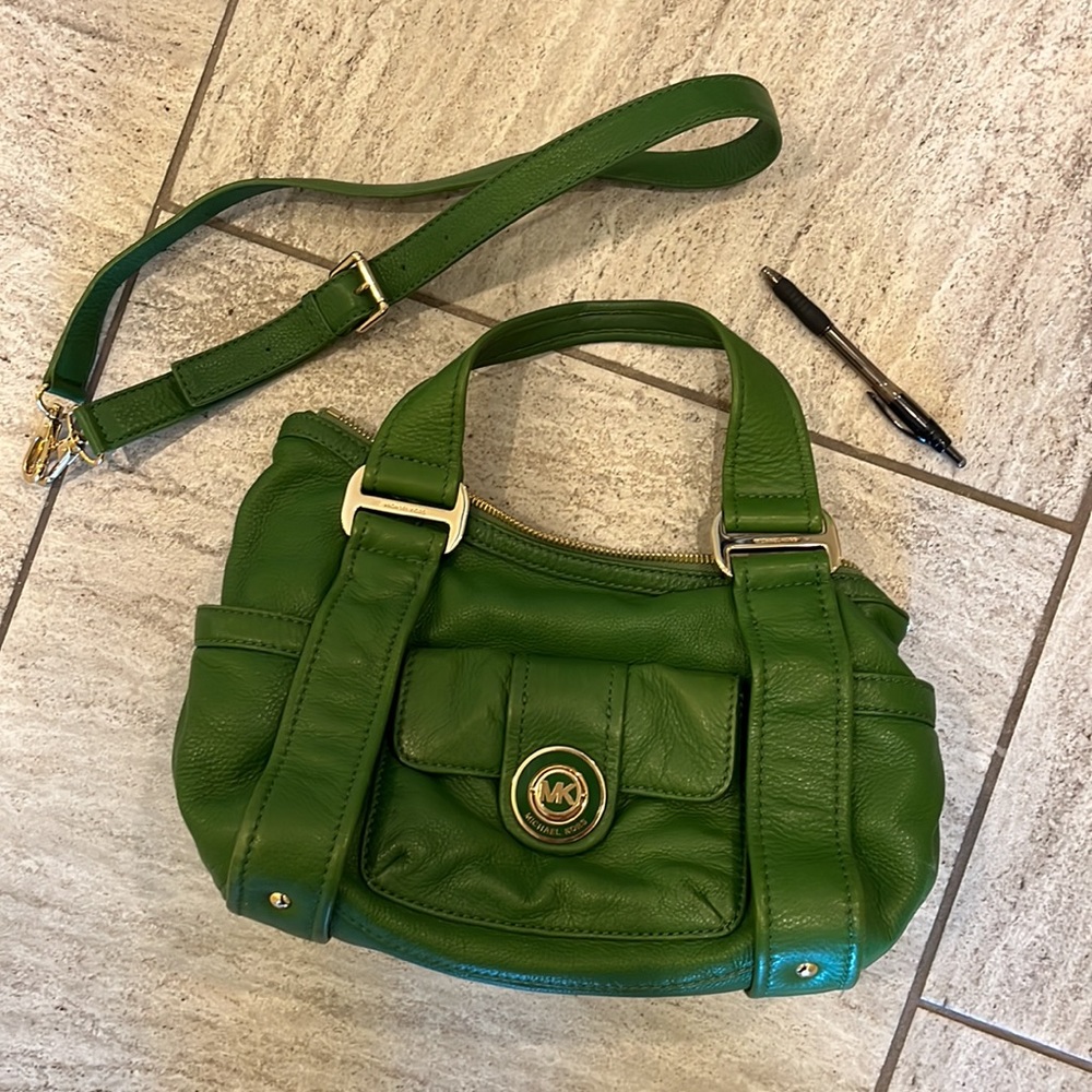 Michael Kors purse - Kelly green ☘️